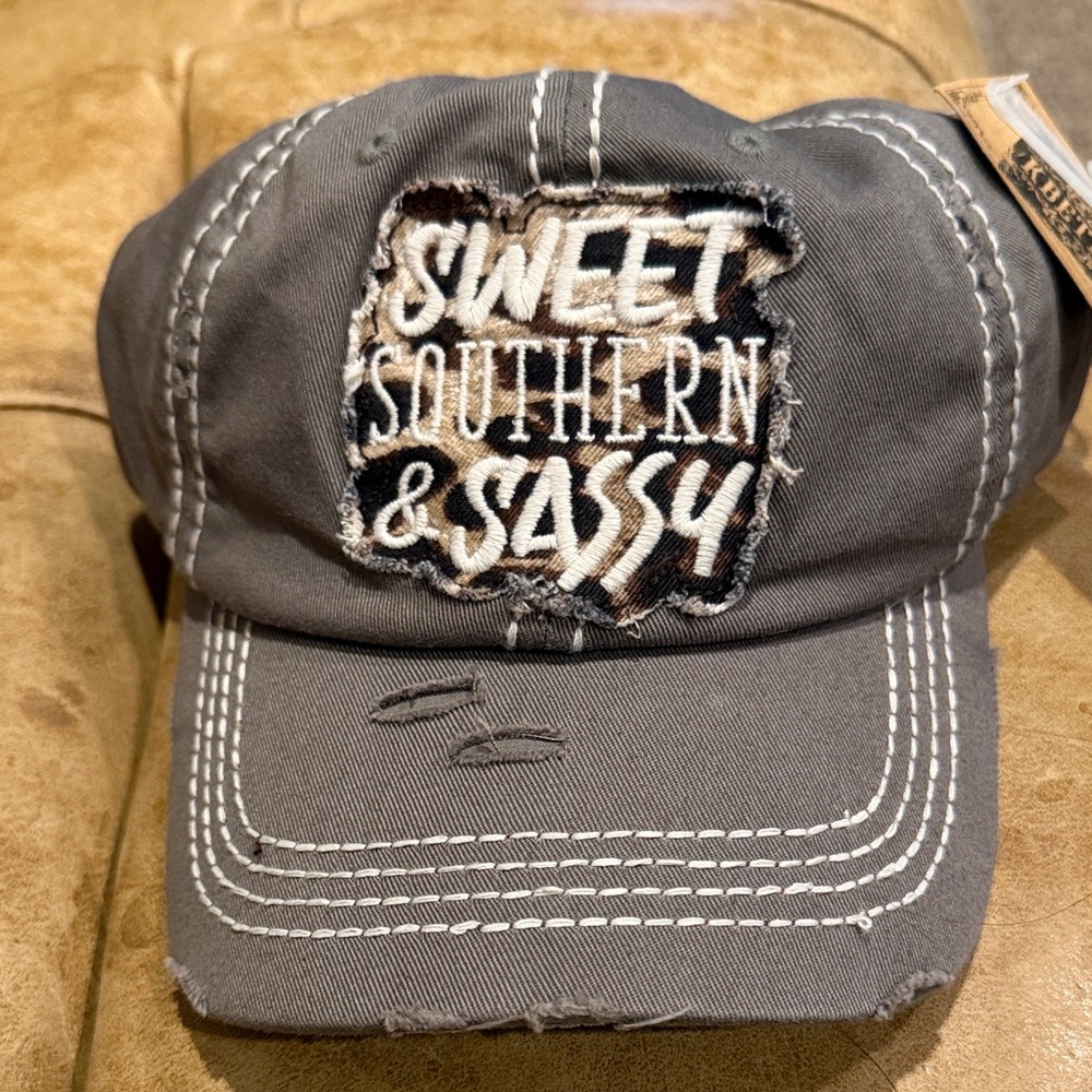 KBETHOS Gray and Leopard Print Cap